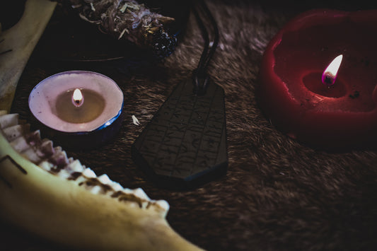 Ebony Pendant - Hávamál, Stanza 77